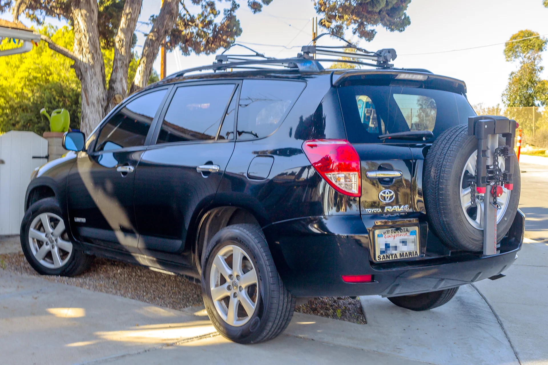 2008 Toyota RAV4 Overview.jpg