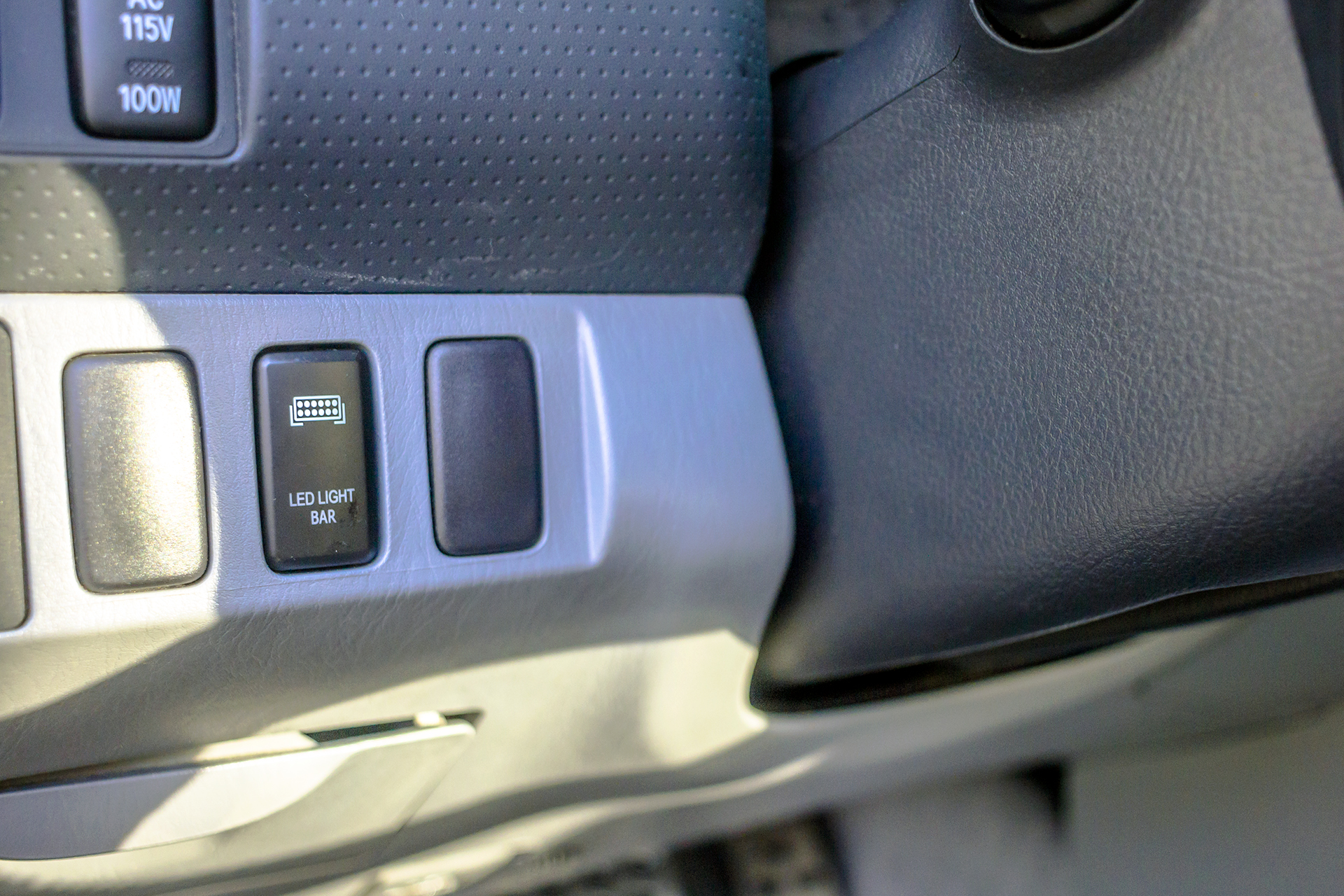 2006 Toyota Tacoma Light Bar Button.jpg
