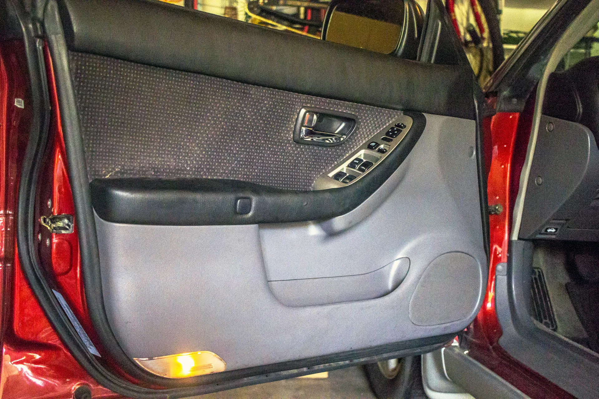 2003 Subaru Baja Front Door.jpg