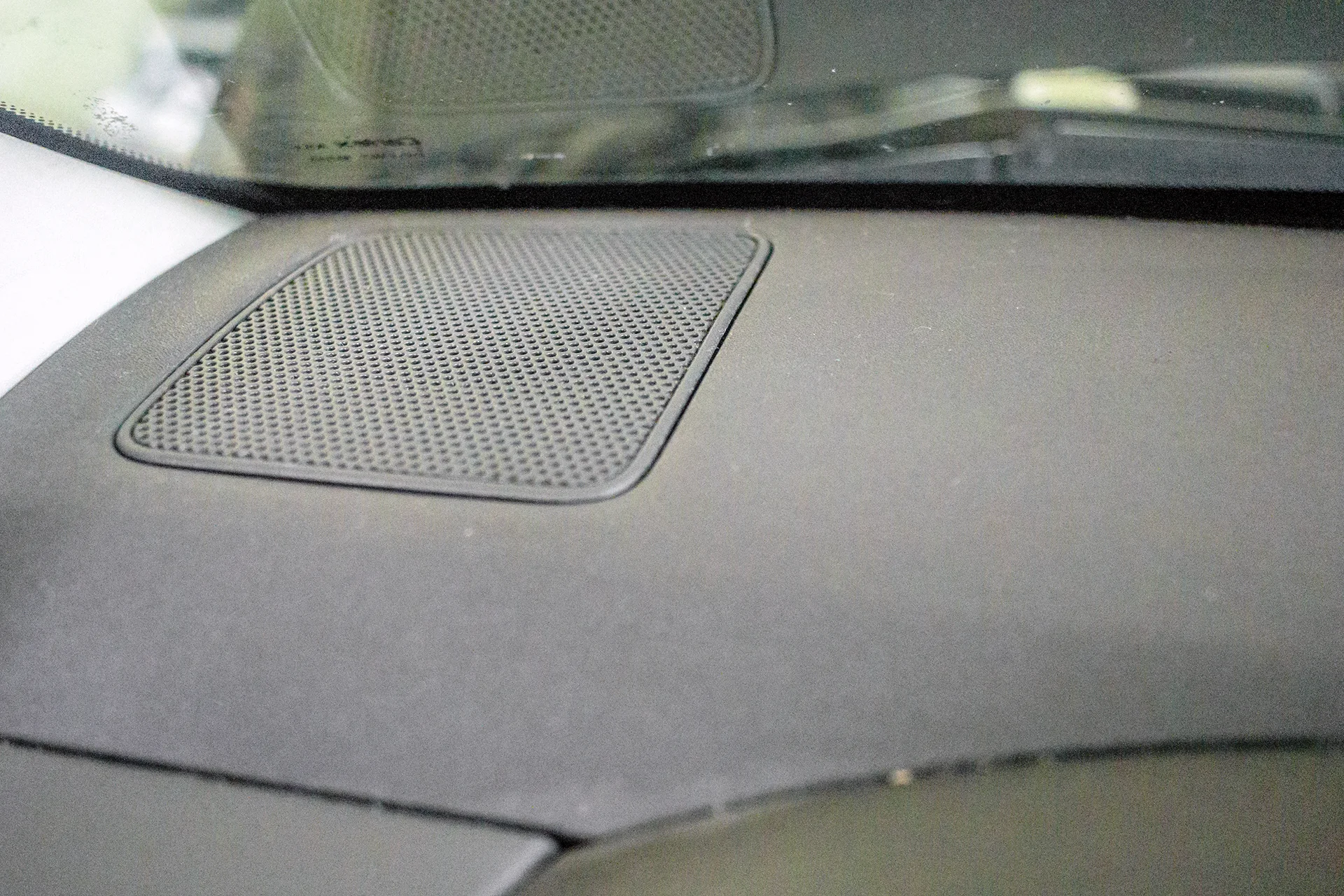 2009 Nissan Pathfinder Dash Speaker Location.jpg