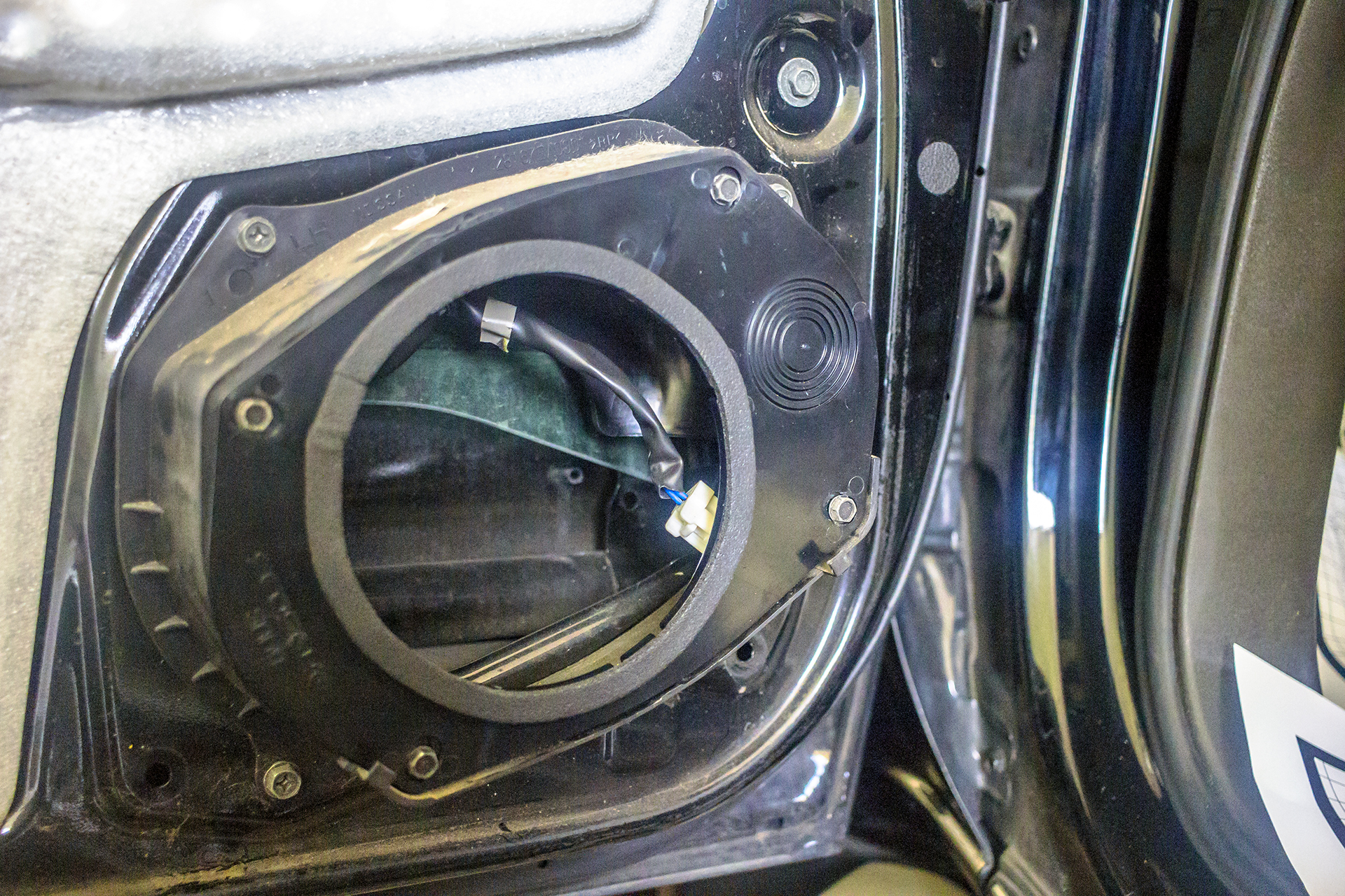 2009 Nissan Pathfinder Driver Speaker Removed.jpg