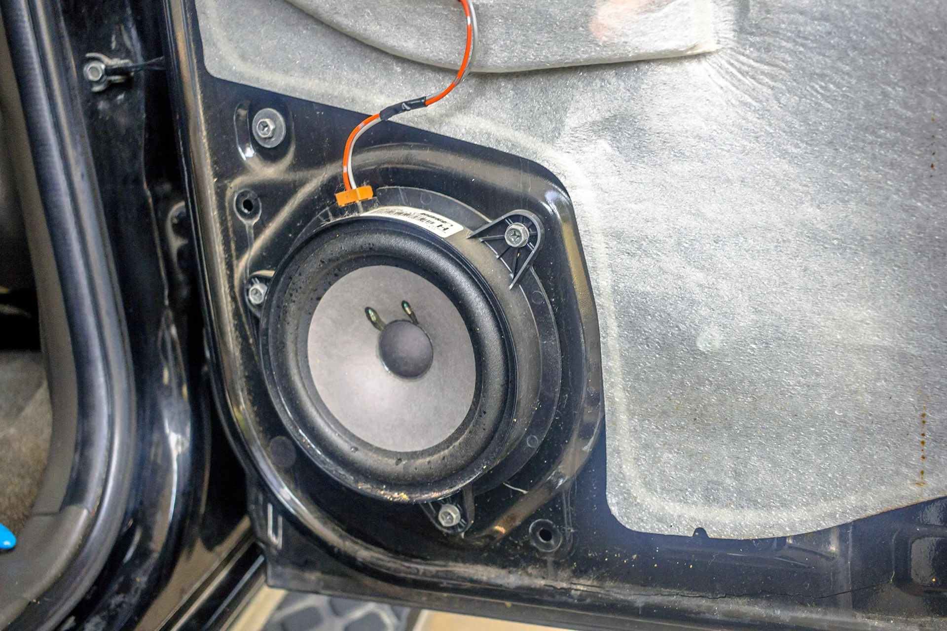speakers in this 2009 Nissan Pathfinder 