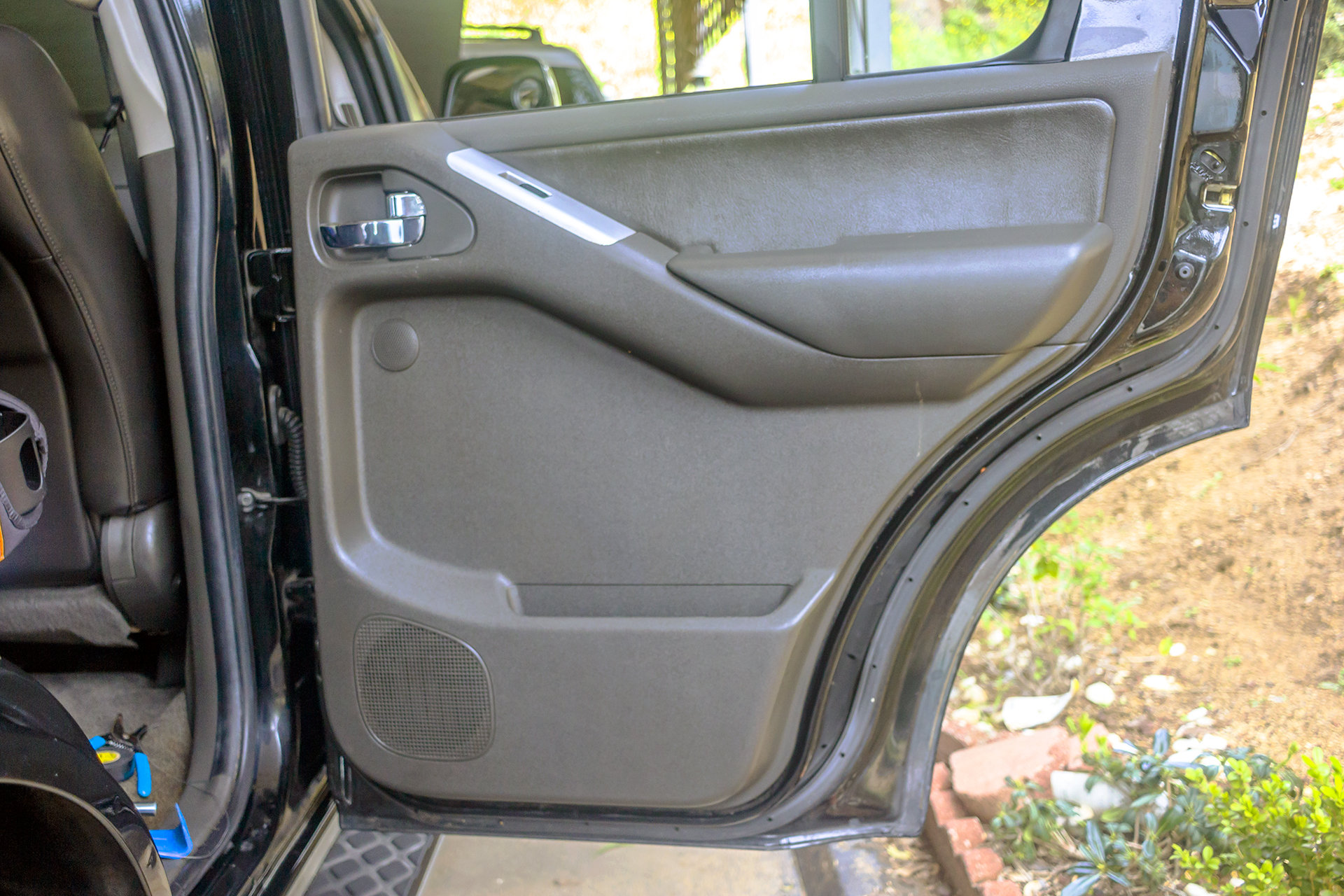 2009 Nissan Pathfinder Rear Door Panel.jpg