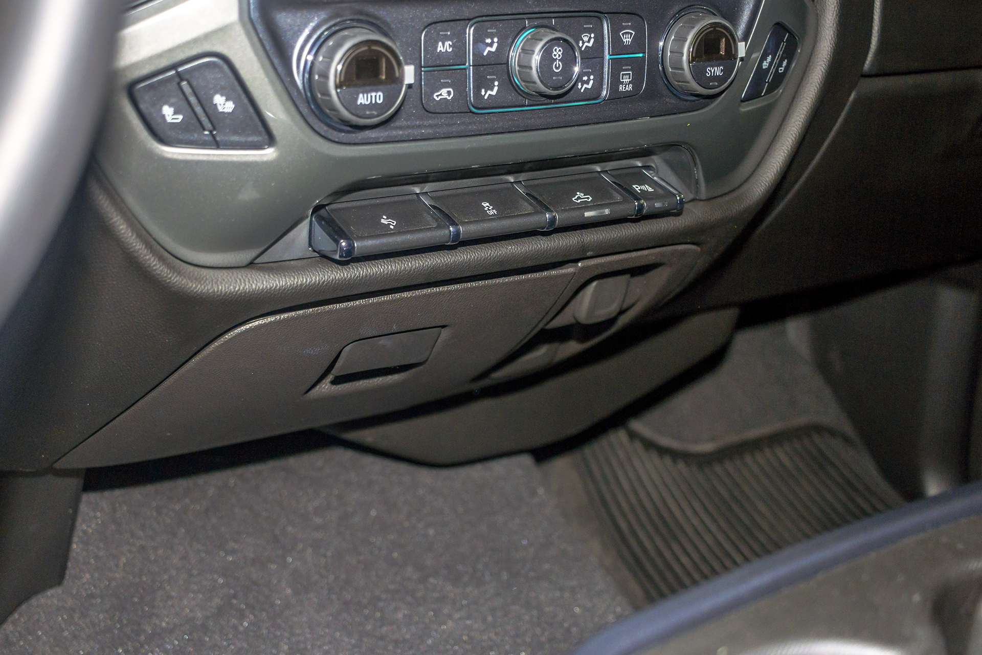 2018 Chevy Silverado Dash Cubby.jpg