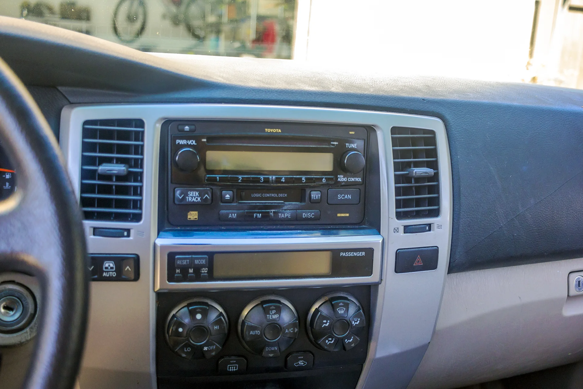 2003 Toyota 4Runner Factory Radio.jpg