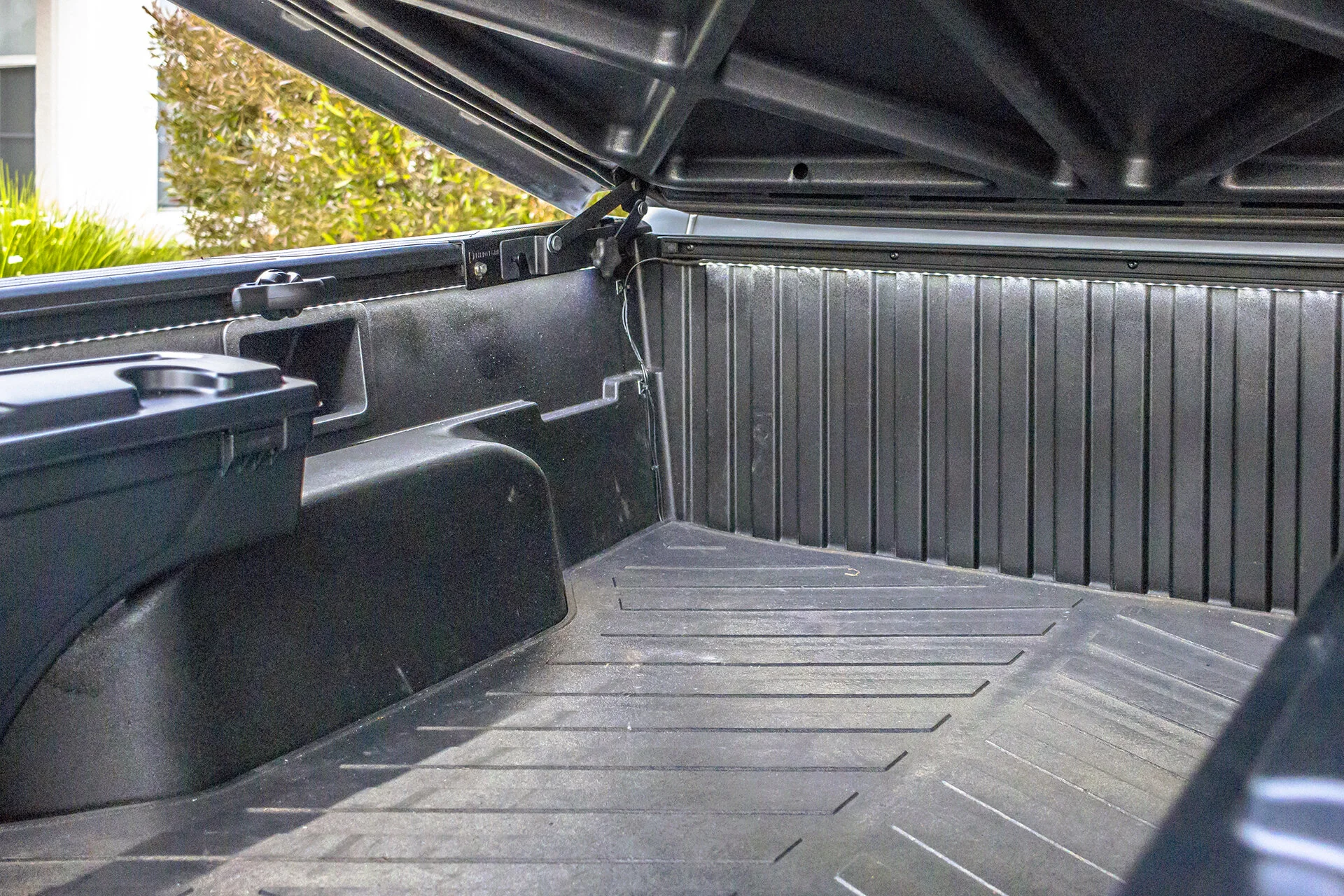 2006 Toyota Tacoma Bed Lights.jpg