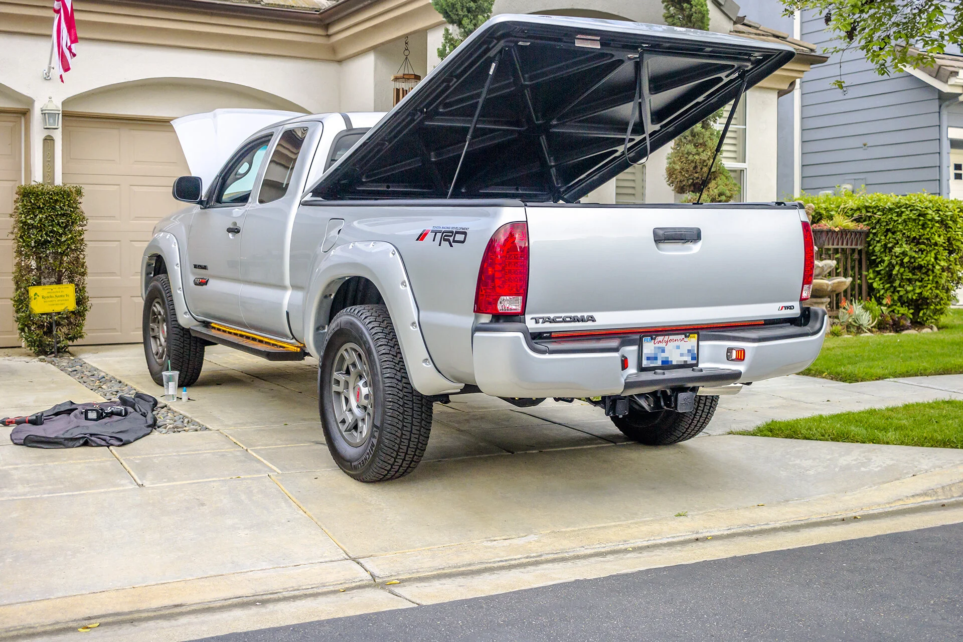 2006 Toyota Tacoma Overview.jpg