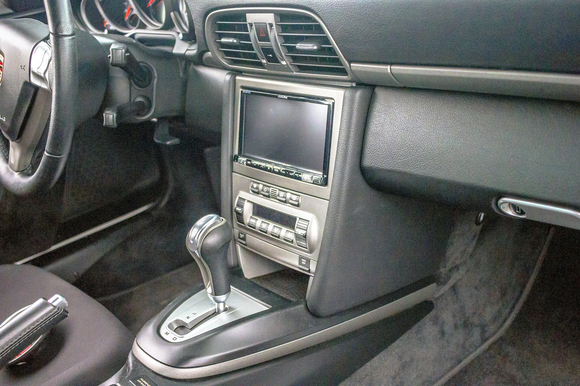 2008 Porsche 911 Aftermarket Radio 2.jpg