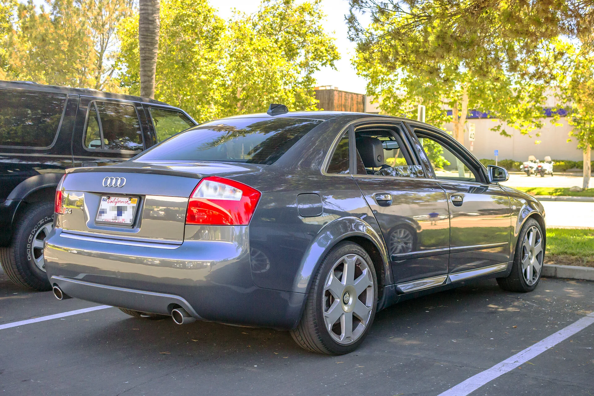 2004 Audi S4 Overview.jpg