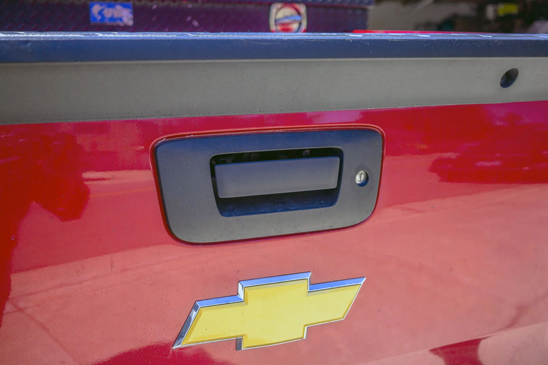 2013 Chevy Silverado Stock Tailgate Handle.jpg