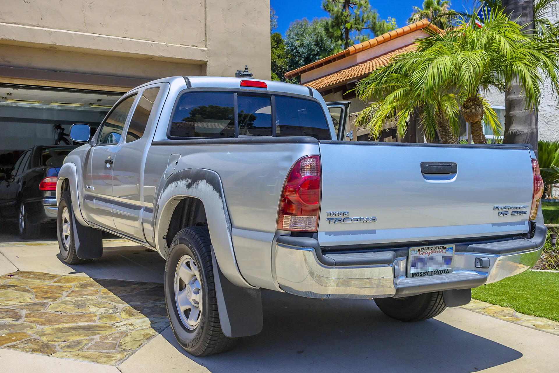 2006 Toyota Tacoma Overview.jpg