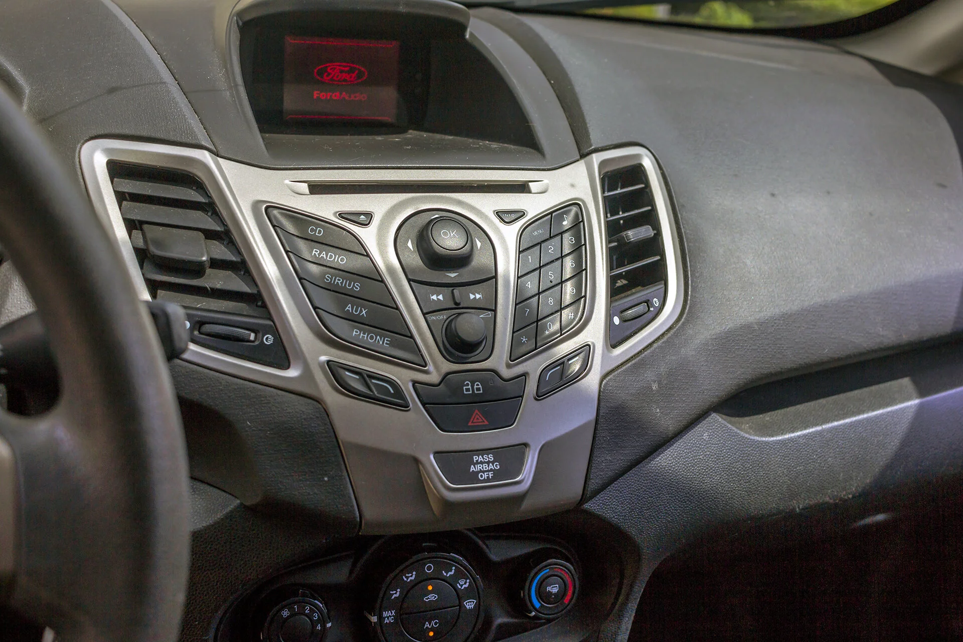 2012 Ford Fiesta Factory Radio.jpg