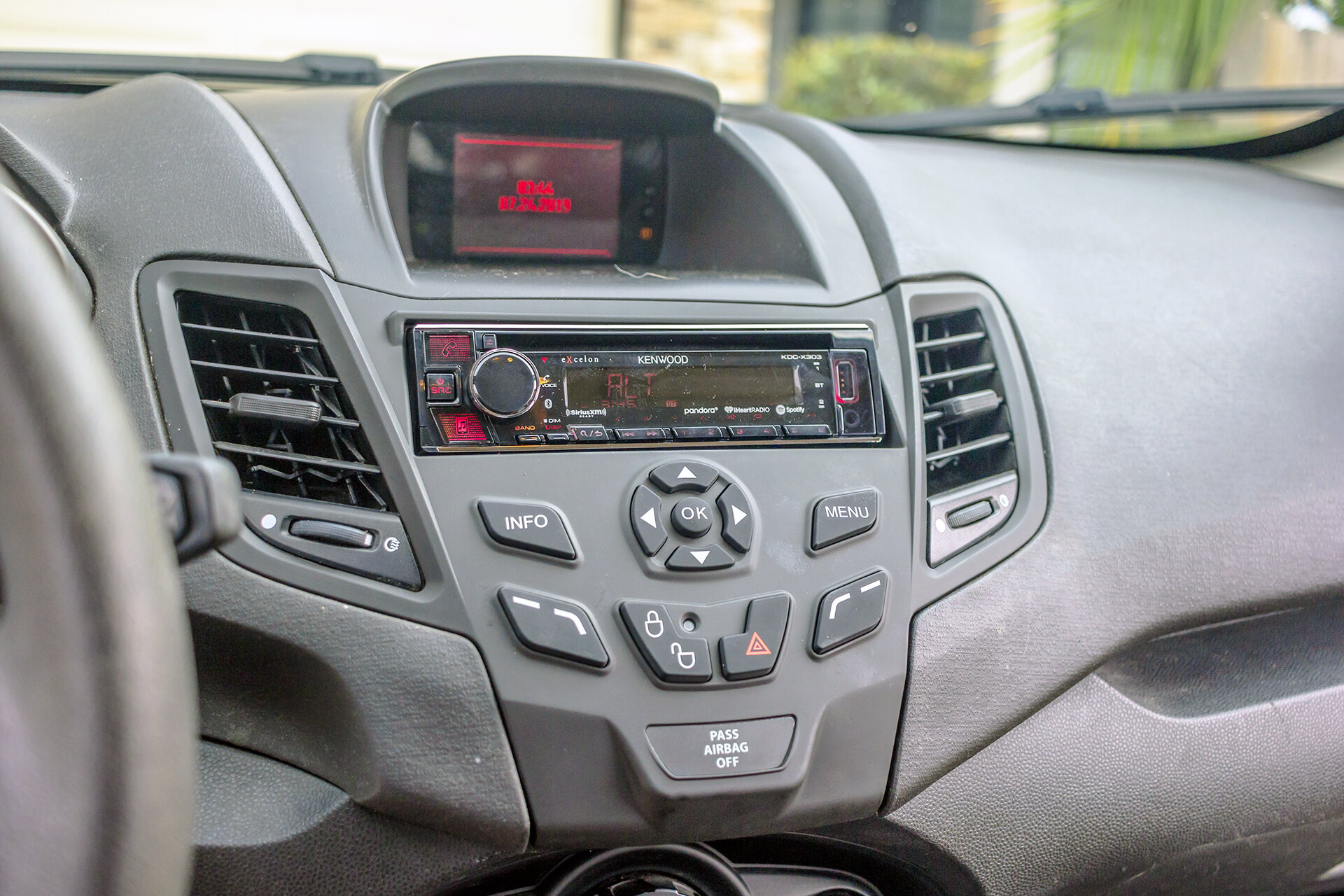 We replaced the faulty factory radio in this 2012 Ford Focus!