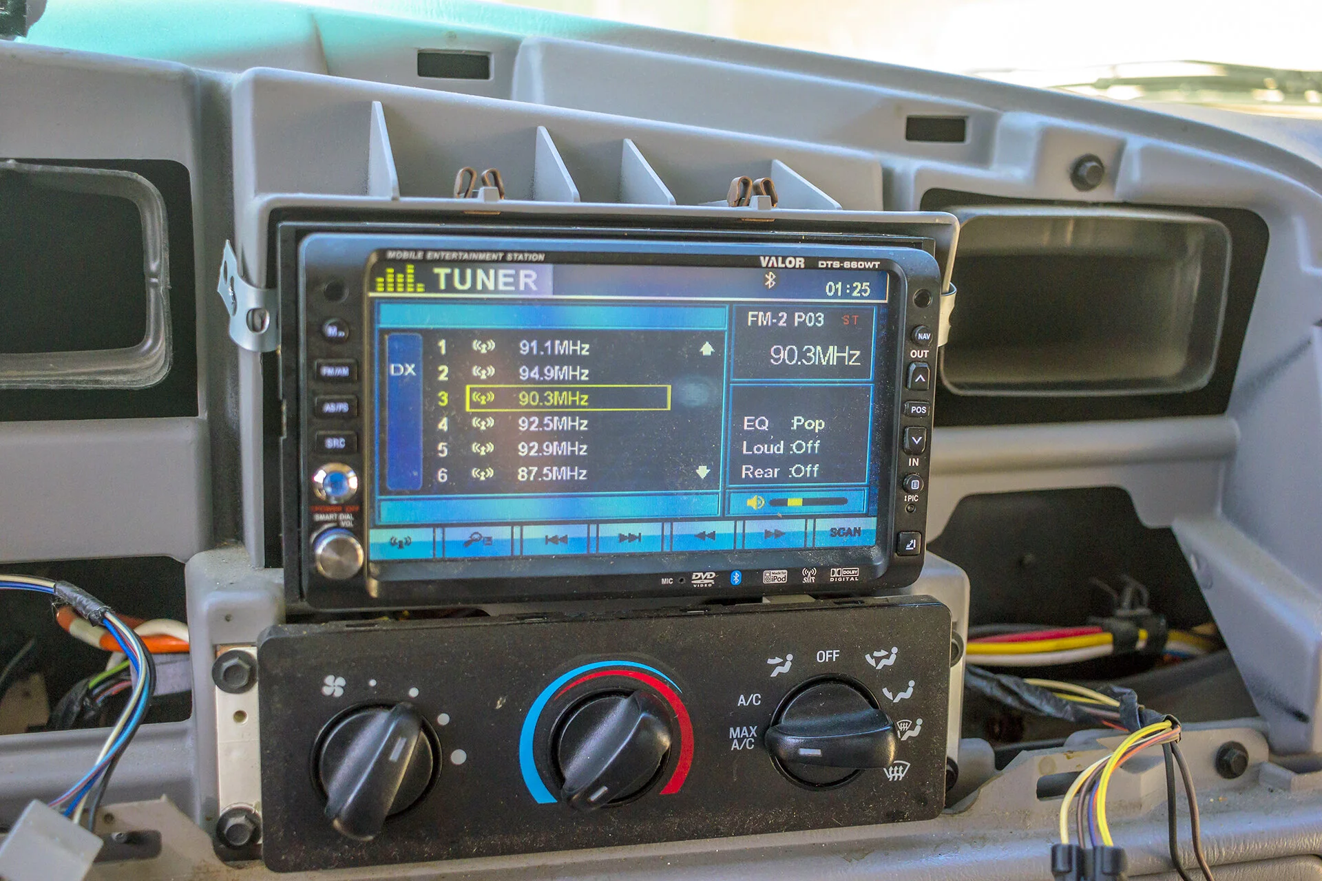 1999 Ford F250 Radio Removal.jpg
