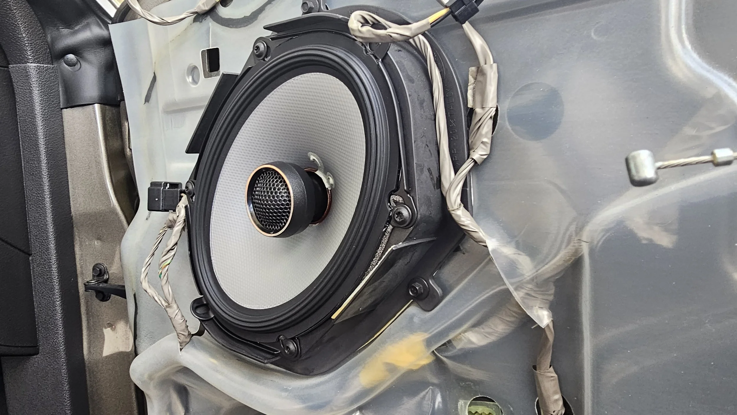 Revving Up the Sound: Alpine Upgrades and a Kicker Subwoofer for an 2005 Ford Mustang
