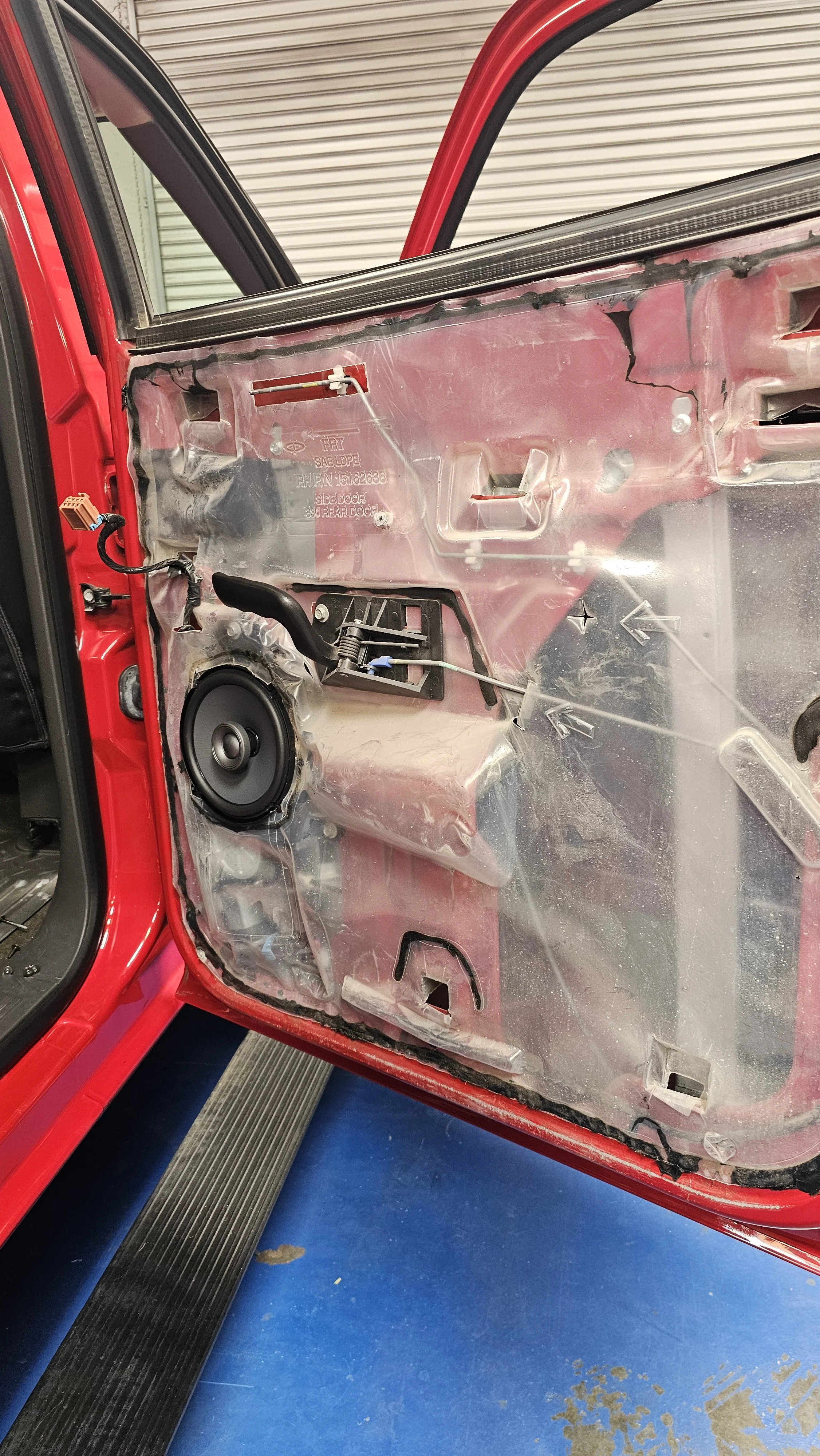 2005 Silverado 2500 Audiofrog Speaker in Rear Door (2).jpg
