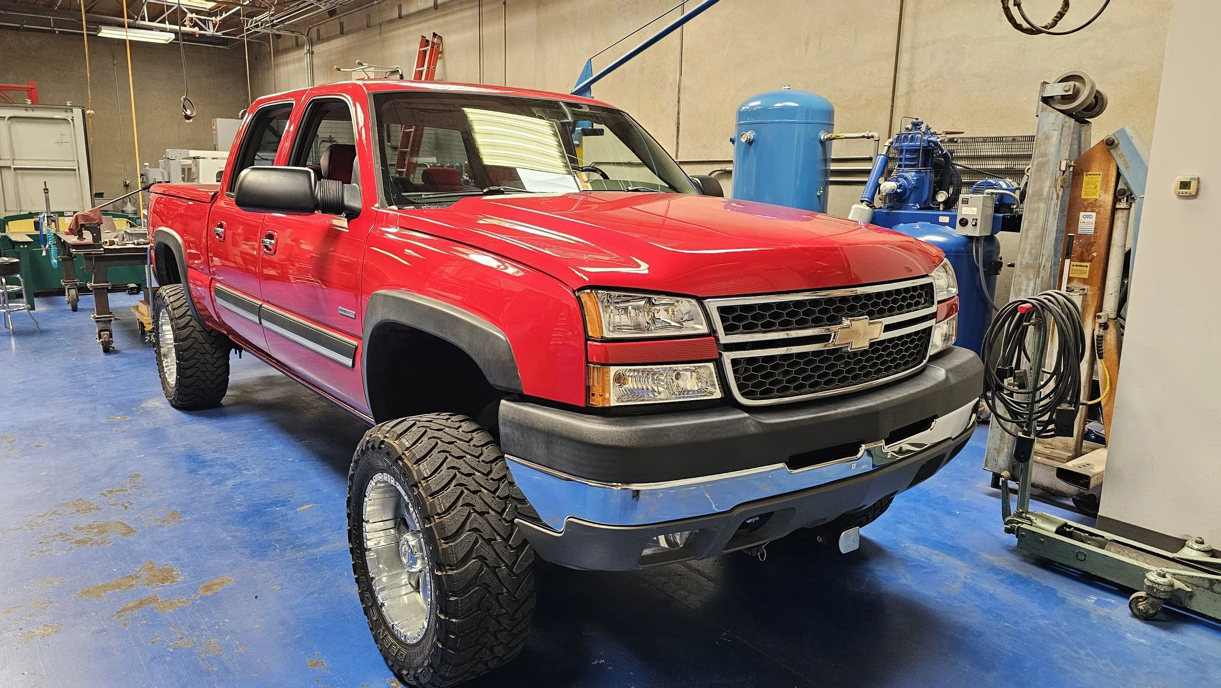 2005 Silverado 2500 Exterior Overview.jpg