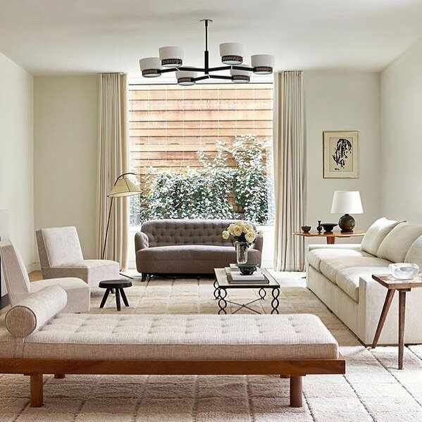 Soho duplex by @alyssakapitointeriors 
#daily #inspiration #alyssakapitointeriors #interiordesign #soho #nyc #neutral #interiors #livingroom #style #decor #interiordecorating #interiorismo  #interiorstyling #vintage #antique #antiques #wool #linen #f