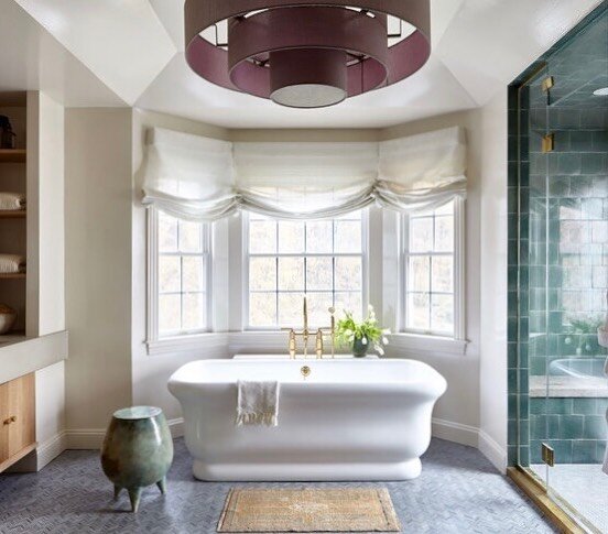 The use of color and the placement of the palette brings this Master Bathroom to life by Greyscale interiors featured in @ruemagazine 
#interiors #masterbath #bath #bathroom #masterbathroom #bathroomdesign #tile #ruemagazine #greyscaleinteriors #inte