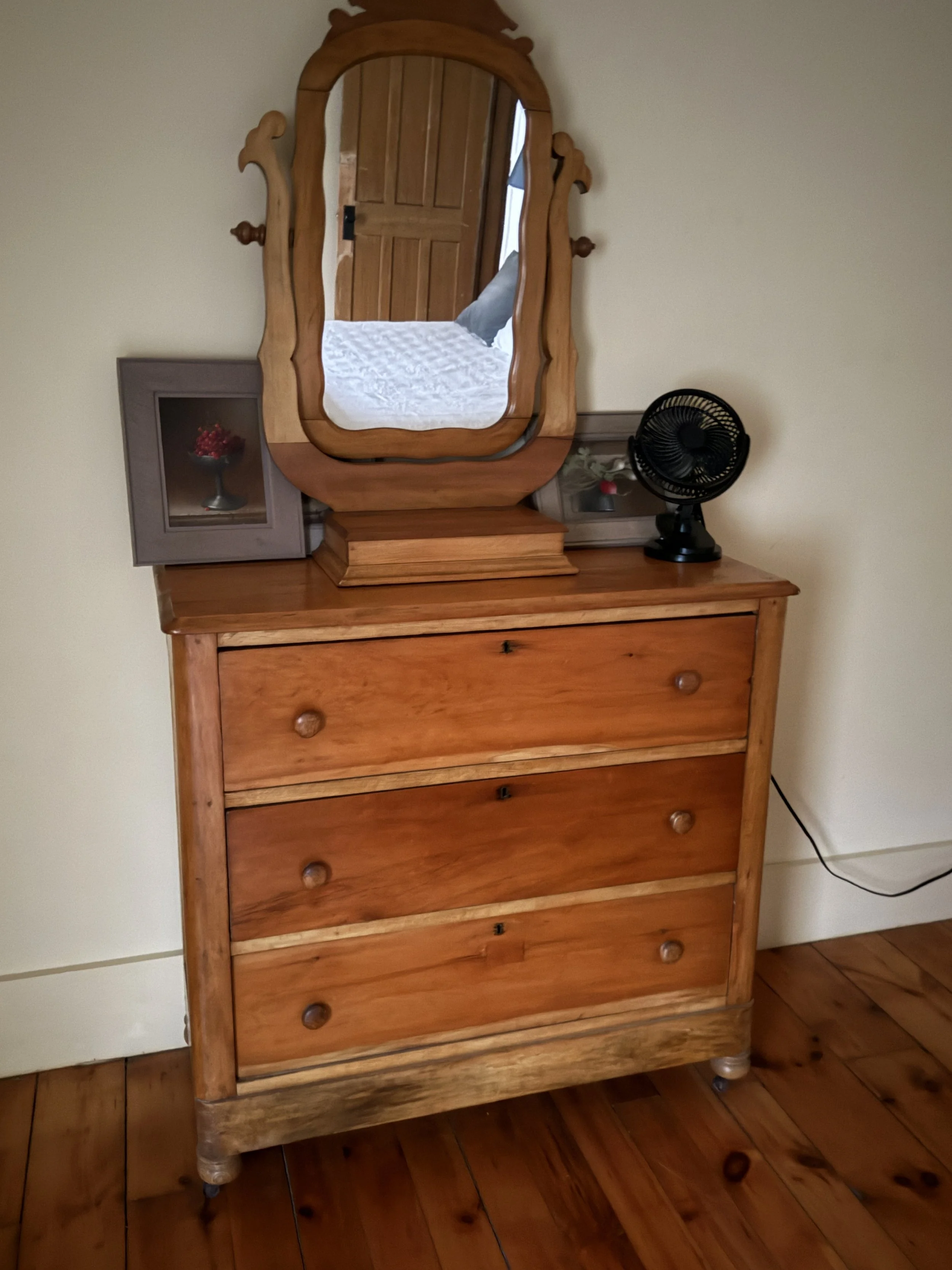 Antique 19th Century Chest of Drawers with Mirror