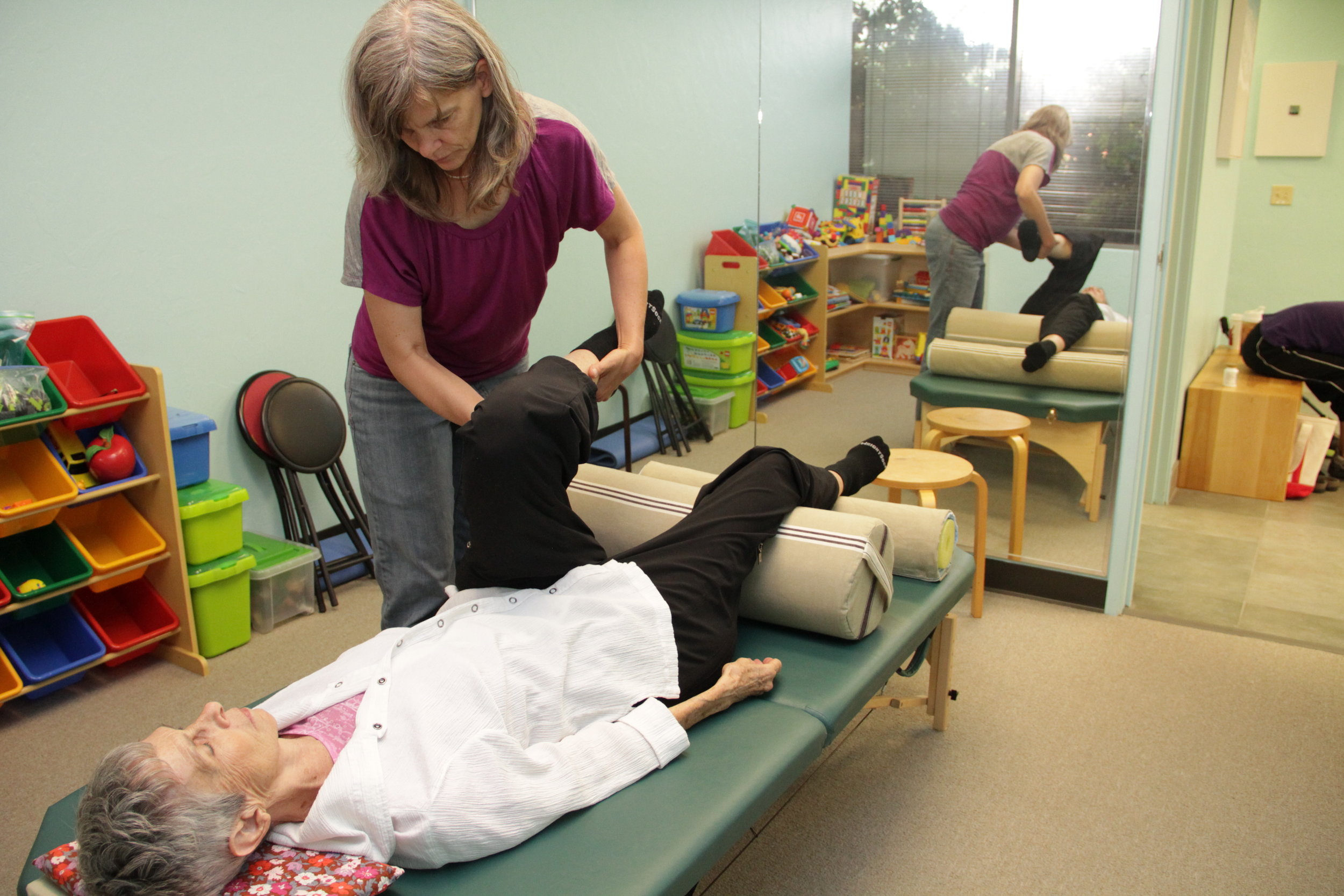 One-to-one Anat Baniel Method NeuroMovement lesson for an adult.