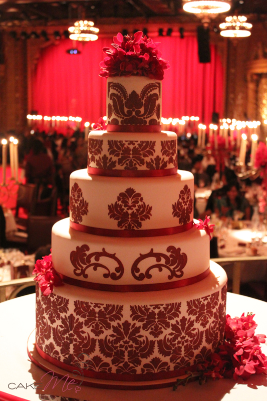 Noah's parents' wedding cake