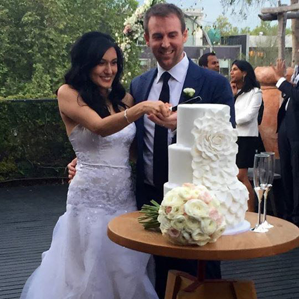 Cake Me's signature high tiers make wedding cakes appear even more grand and elegant.