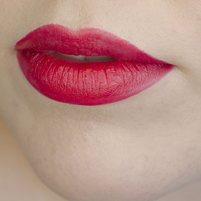 Apply A Red Lipstick Like A Pro