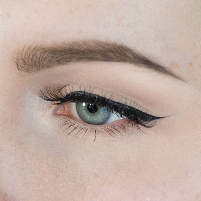 How to Apply Winged Eyeliner