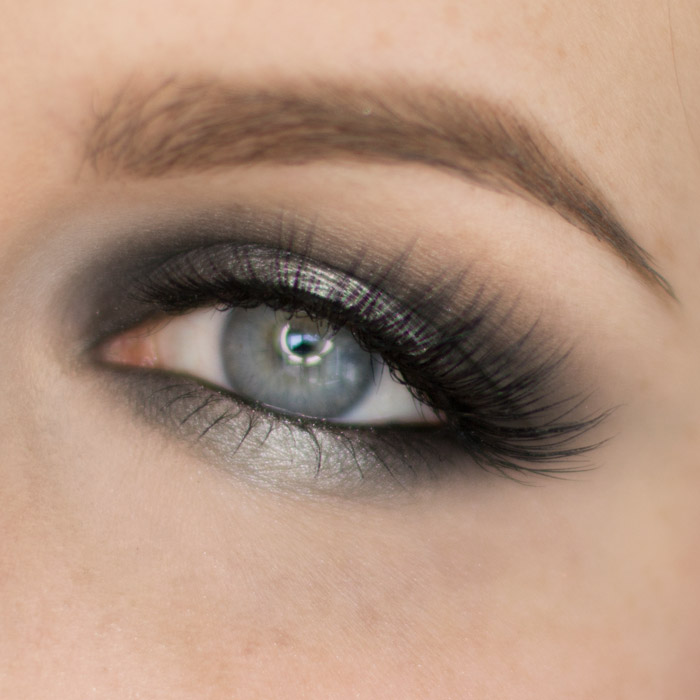 Black and Silver Halo Eyeshadow Look