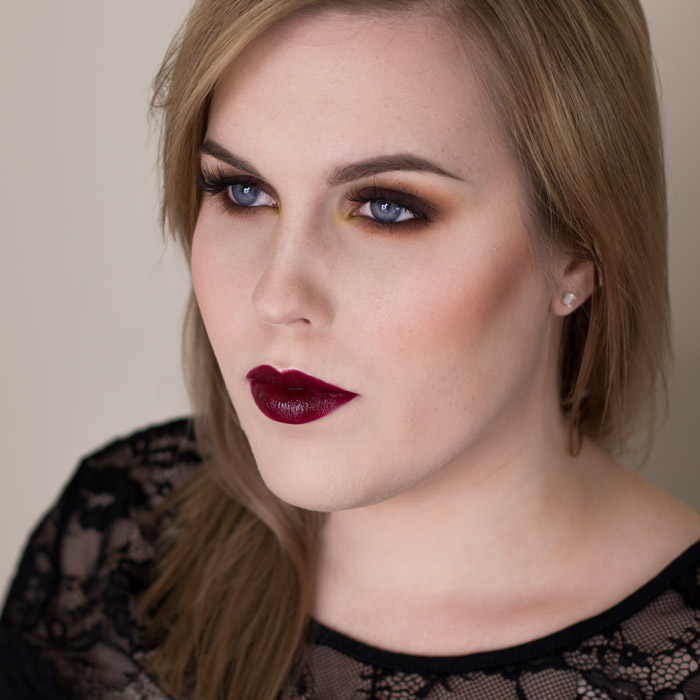 Warm, Rounded Smoky Eyeshadow with Pop of Green Tutorial