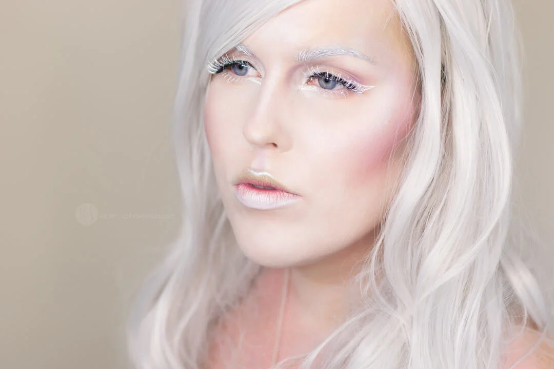 light_queen_open_eyes_web2.jpg