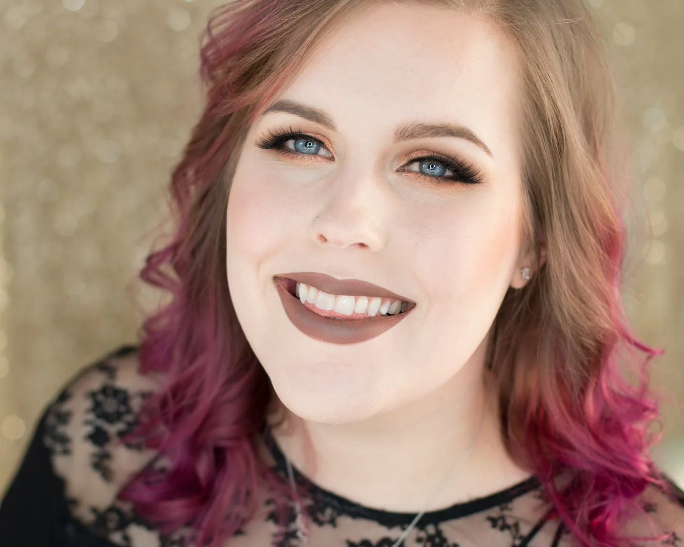 soft-winged-liner-peach-lids-smile.jpg