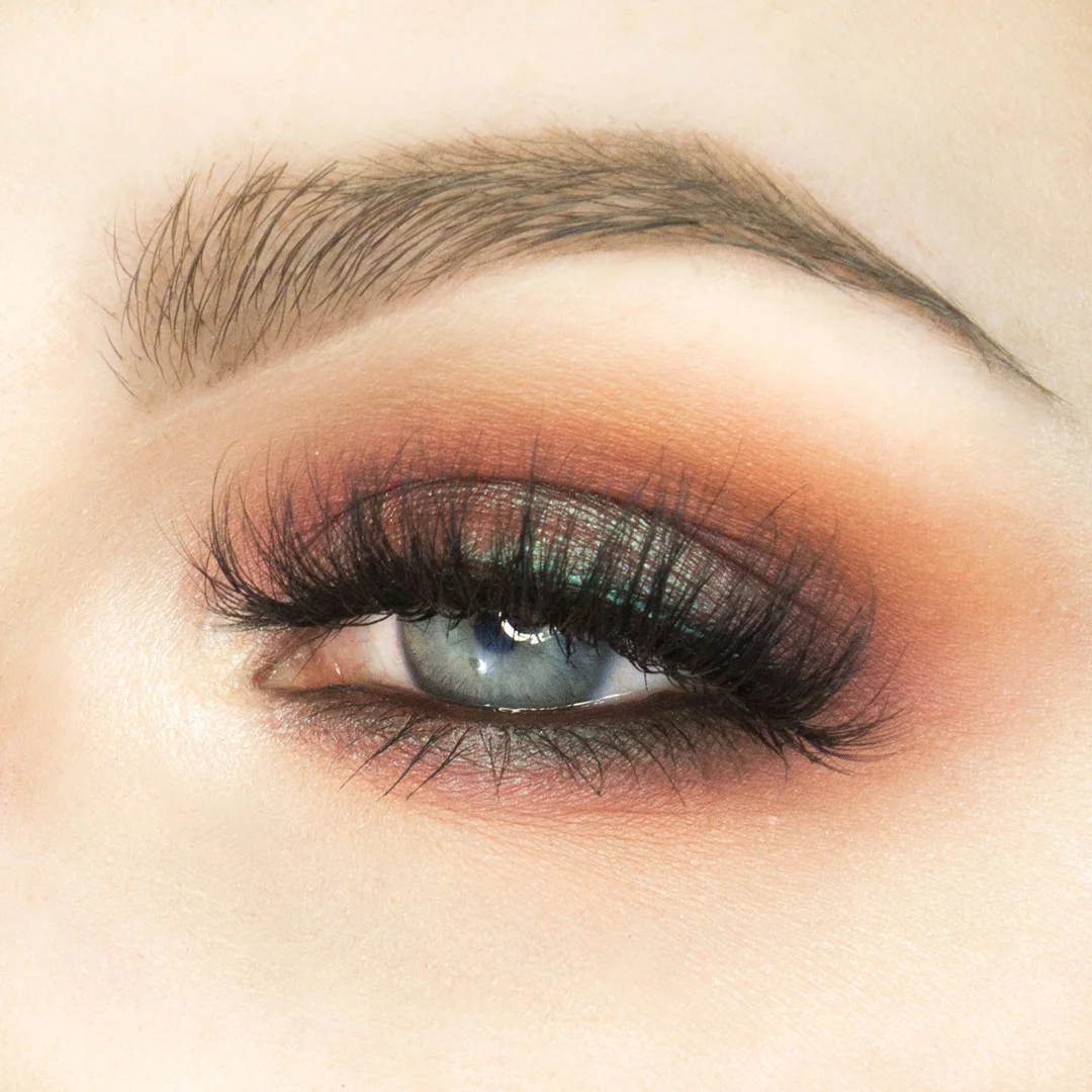 Manny MUA x Makeup geek Palette  Blue Browns and Burgundy Look