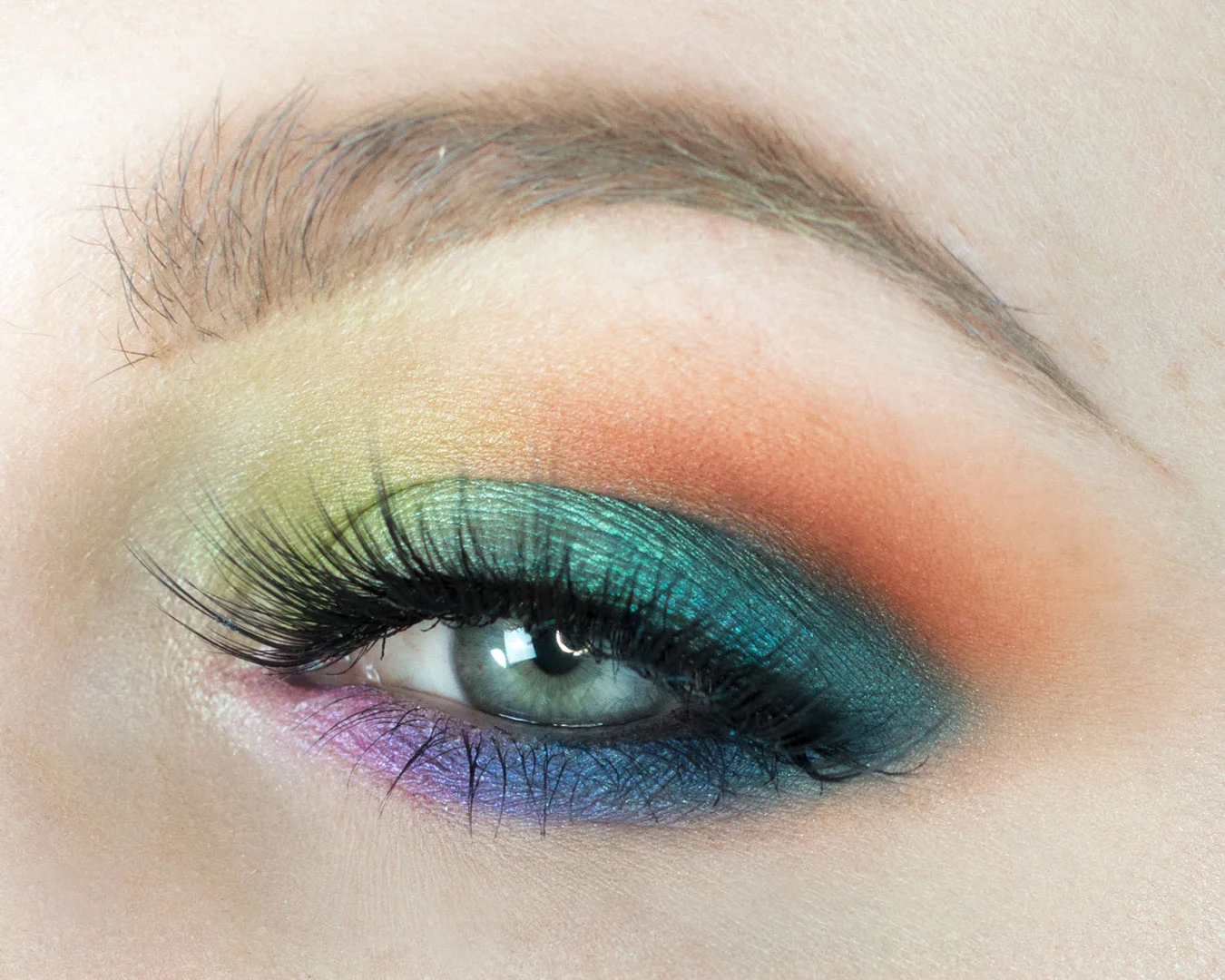 Wearing the Nubounson serengeti lashes, you can use code 'rebeccashores' for 20% off!