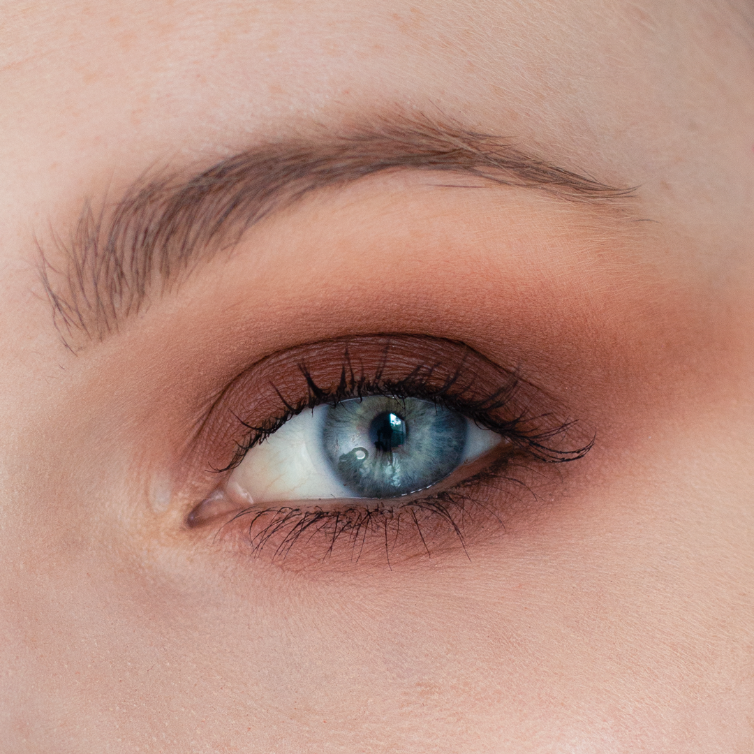 Night-Out-Glam-Warm-Step-by-Step--Eyeshadow-Tutorial-final-look-eye-no-lashes.png