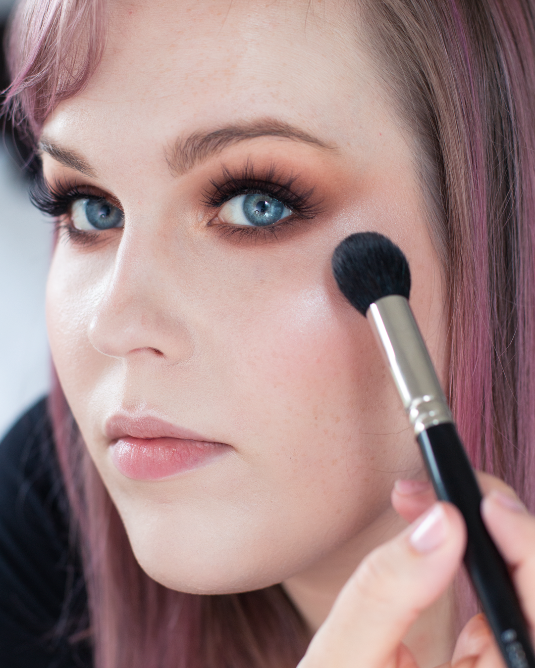 Night-Out-Glam-Warm-Step-by-Step--Eyeshadow-Tutorial-makeupgeek-luster-highlight.png