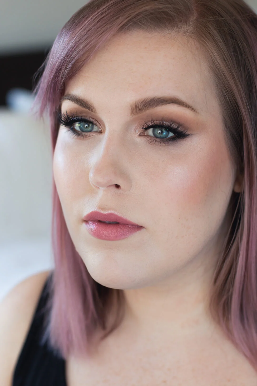 Step-by-Step-Soft-Smoky-Liner-Glamorous-Eye-shadow-Tutorial-lashed-pink-lip.jpg