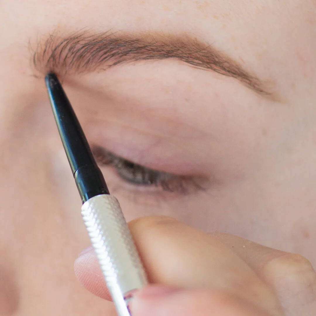 Step-by-Step-Soft-Smoky-Liner-Glamorous-Eye-shadow-Tutorial-Step-2.jpg