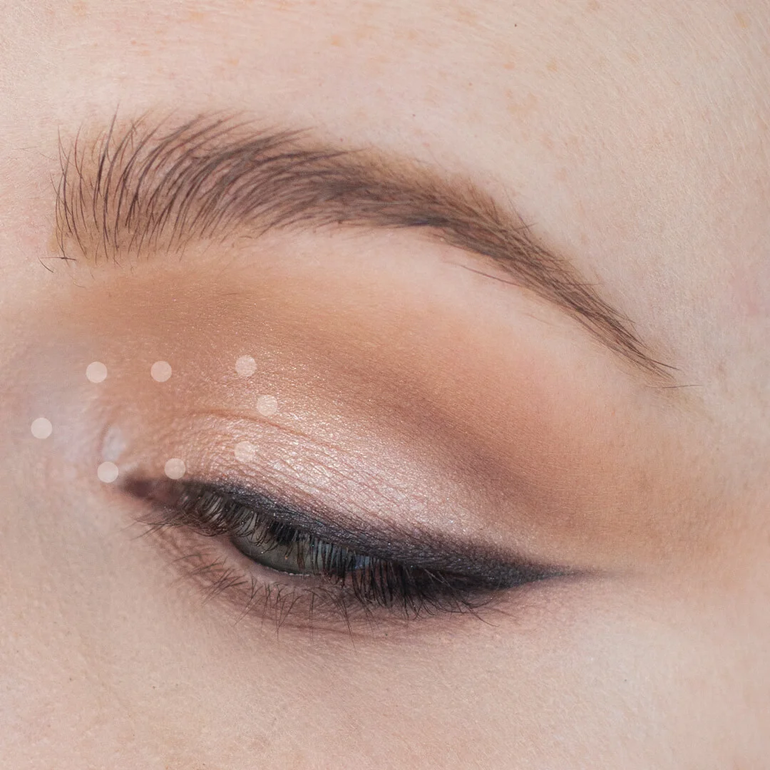 Step-by-Step-Soft-Smoky-Liner-Glamorous-Eye-shadow-Tutorial-Step-10dots.jpg