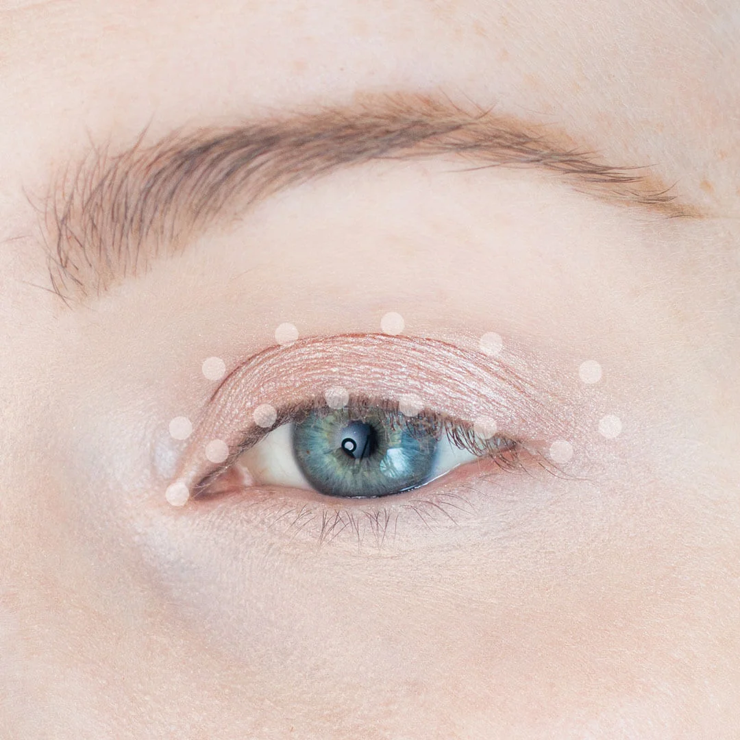 Avant-Garde-Red-and-Chocolate-Step-by-Step-Eyeshadow-Tutorial-step-2dots.jpg