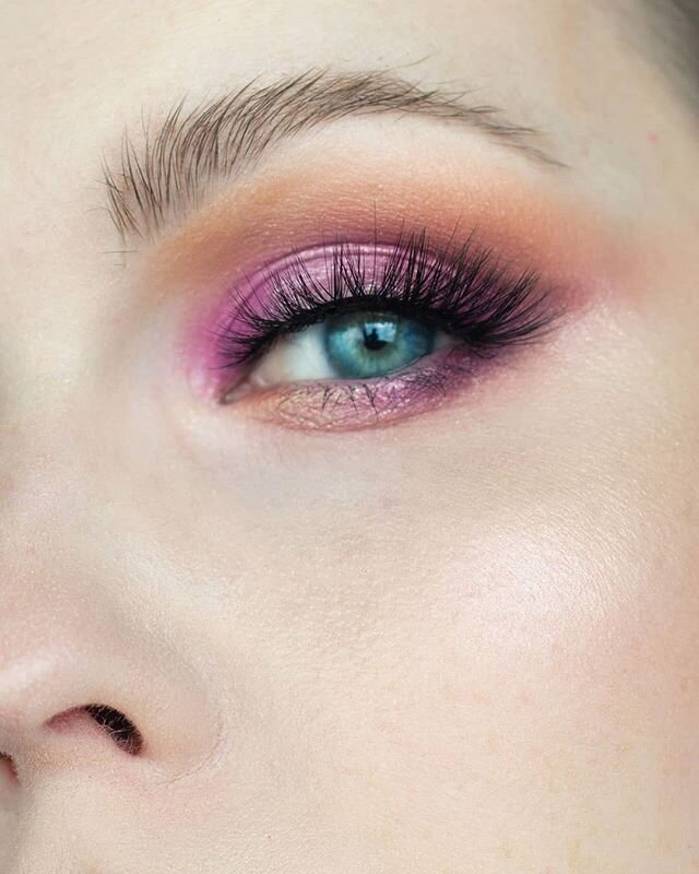 Pretty in Pink 💗🧁🌸🌷 Do you like the color pink? What's your favorite shade of pink? Would you wear pink as an eyeshadow color? Let me know in the comments

I really didn't like pink for a while but I've decided I really do like pinks that are eit