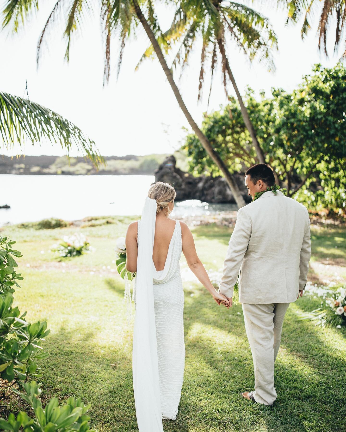 A beautiful Maui wedding a couple years ago. Curated with a lot of love and family &hellip;
&bull;
&bull;

#maui #destinationwedding #destinationweddings  #hawaii #weddingphotographer #elopementphotographer #elopement  #mauiphotographer #hawaiiphotog