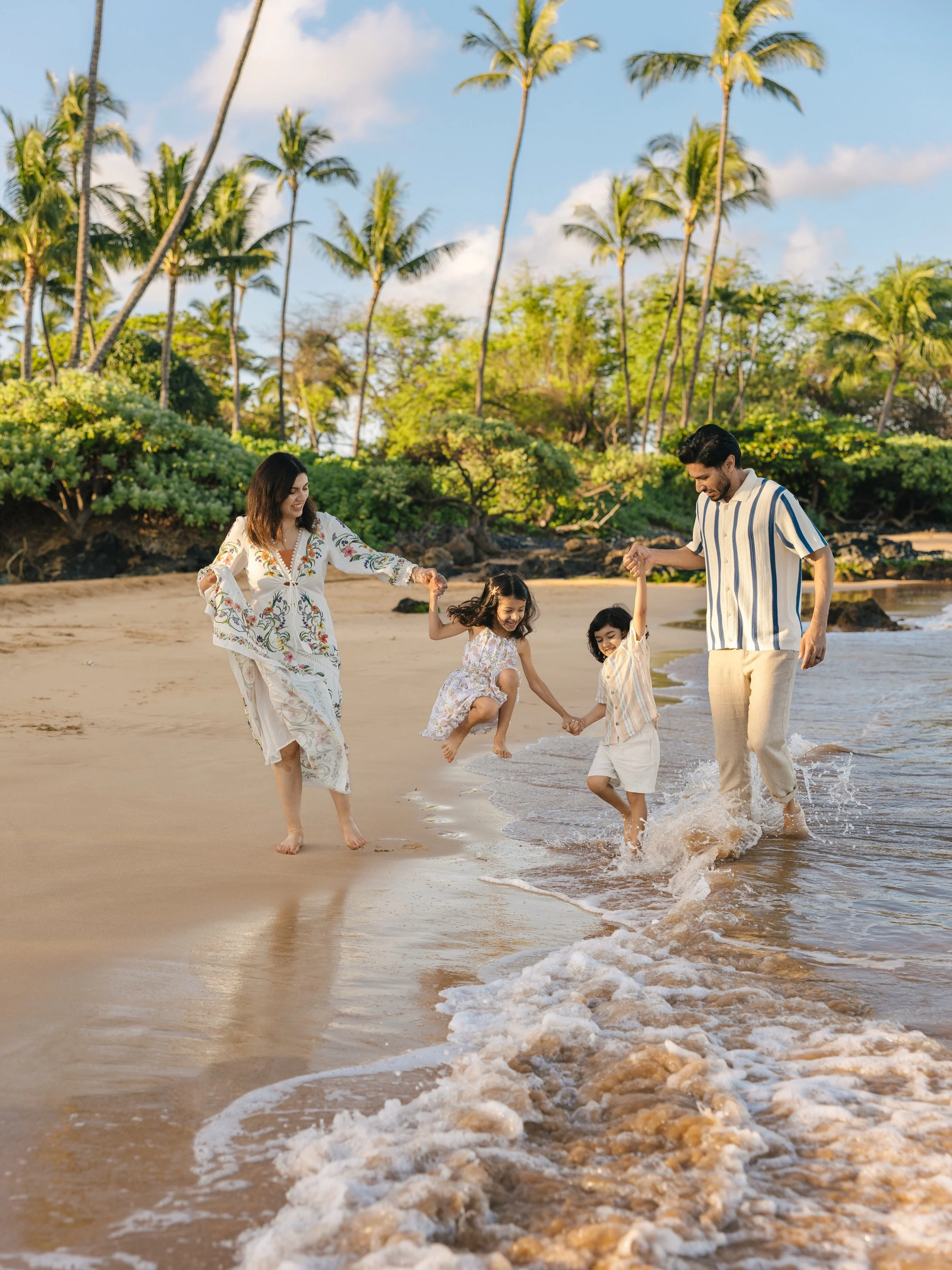 I blinked and it has almost been a month since I last posted 🙈 I was doing so good too 🥲 it&rsquo;s officially summer ☀️ &hellip;
&bull;
&bull;

#mauiphotographer #mauifamilyphotographer #hawaiiphotographer #motherhoodphotography #motherhoodsession