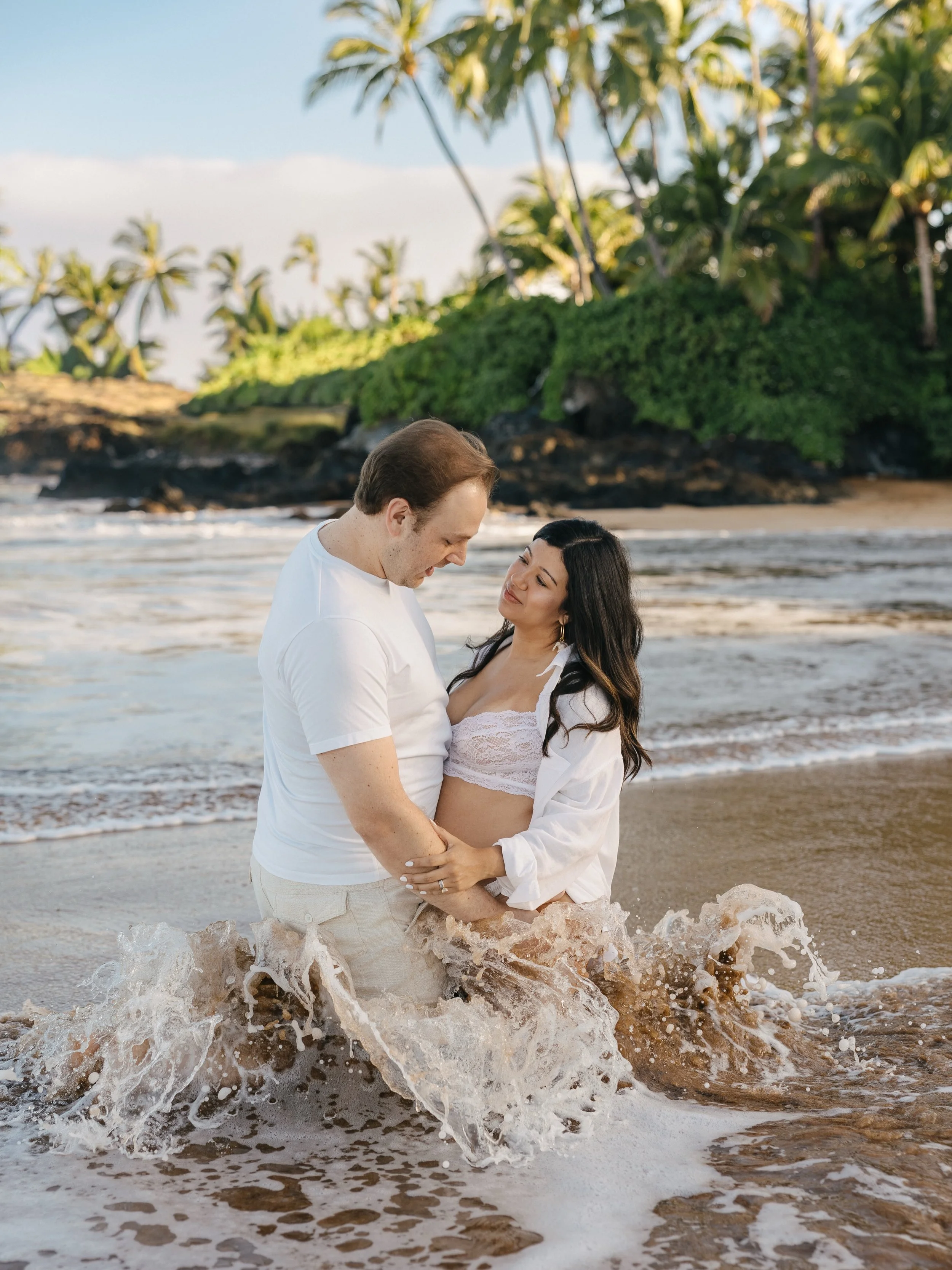 It&rsquo;s a working weekend for me ☀️ I&rsquo;ll be huddled up in my editing cave like a little troll under a bridge &hellip;
&bull;
&bull;

#mauiphotographer #mauifamilyphotographer #hawaiiphotographer #motherhoodphotography #motherhoodsession