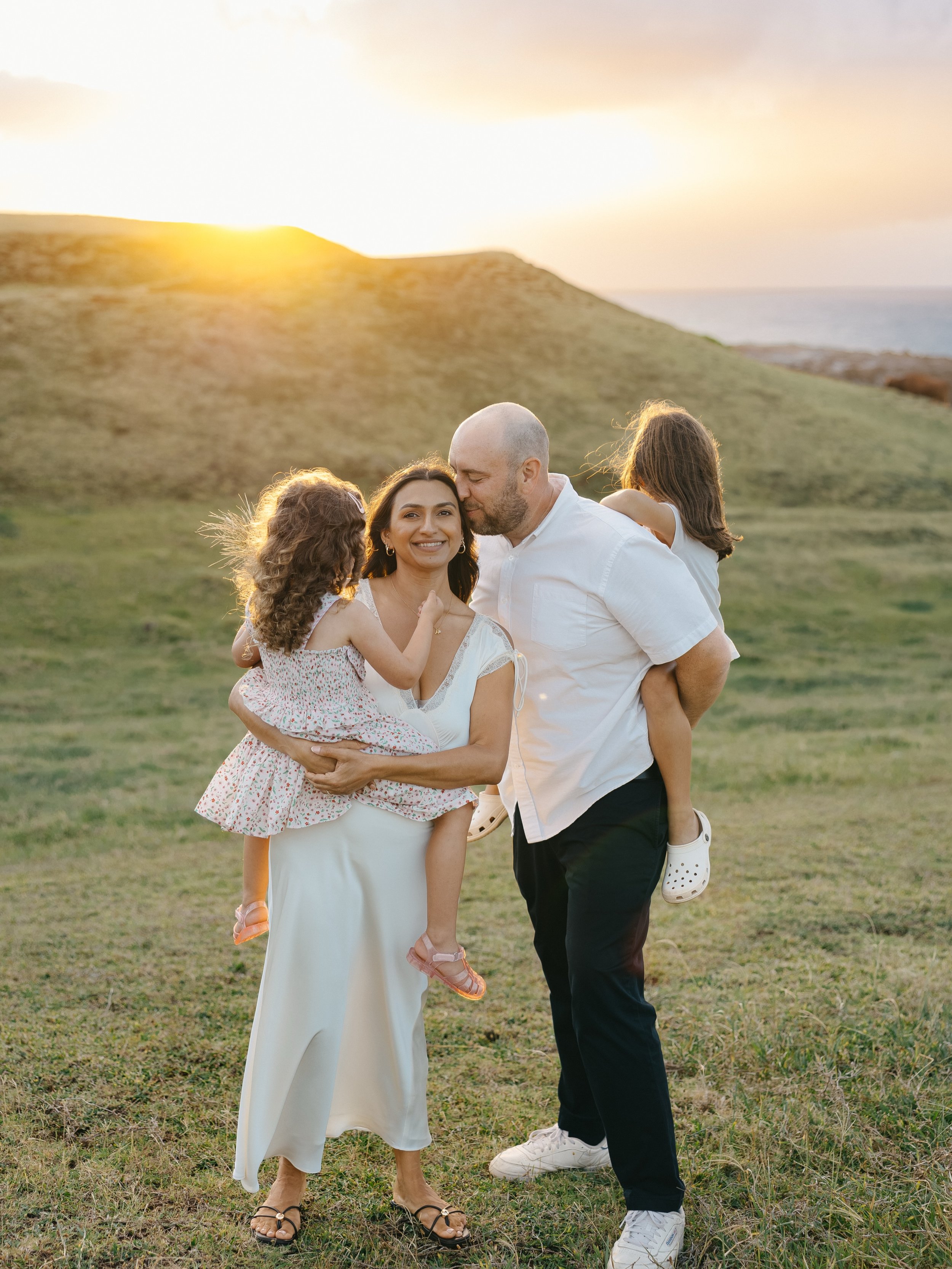 We started off this family session with the sweetest vow renewal 🥲 the sky was very moody but towards the last bit of our time, the sun came out (and so did the cows) &hellip;
&bull;
&bull;

#mauiphotographer #mauifamilyphotographer #hawaiiphotograp