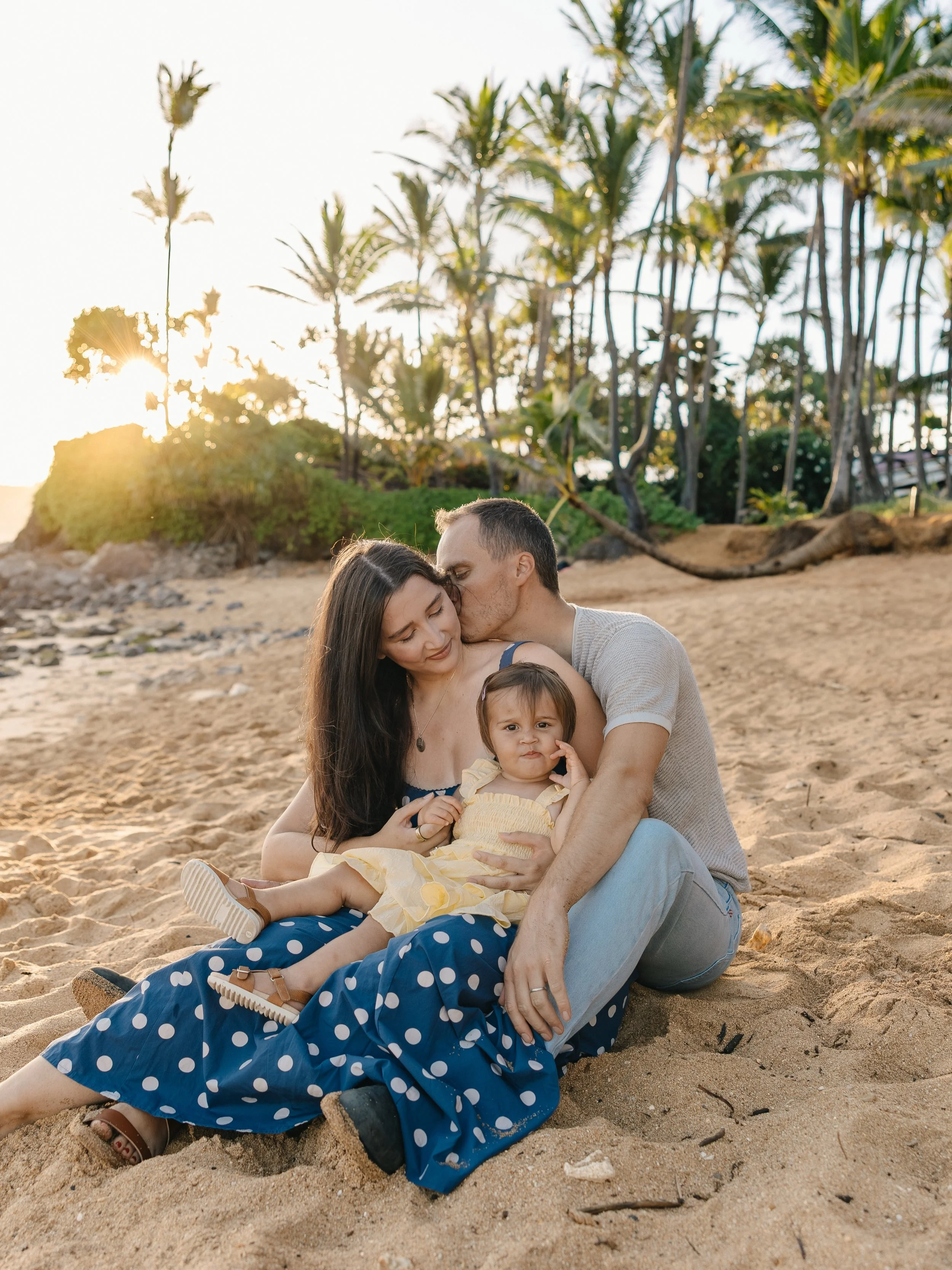 Sweet little moments at sunrise ☀️ &hellip;
&bull;
&bull;

#mauiphotographer #mauifamilyphotographer #hawaiiphotographer #motherhoodphotography #sunrise