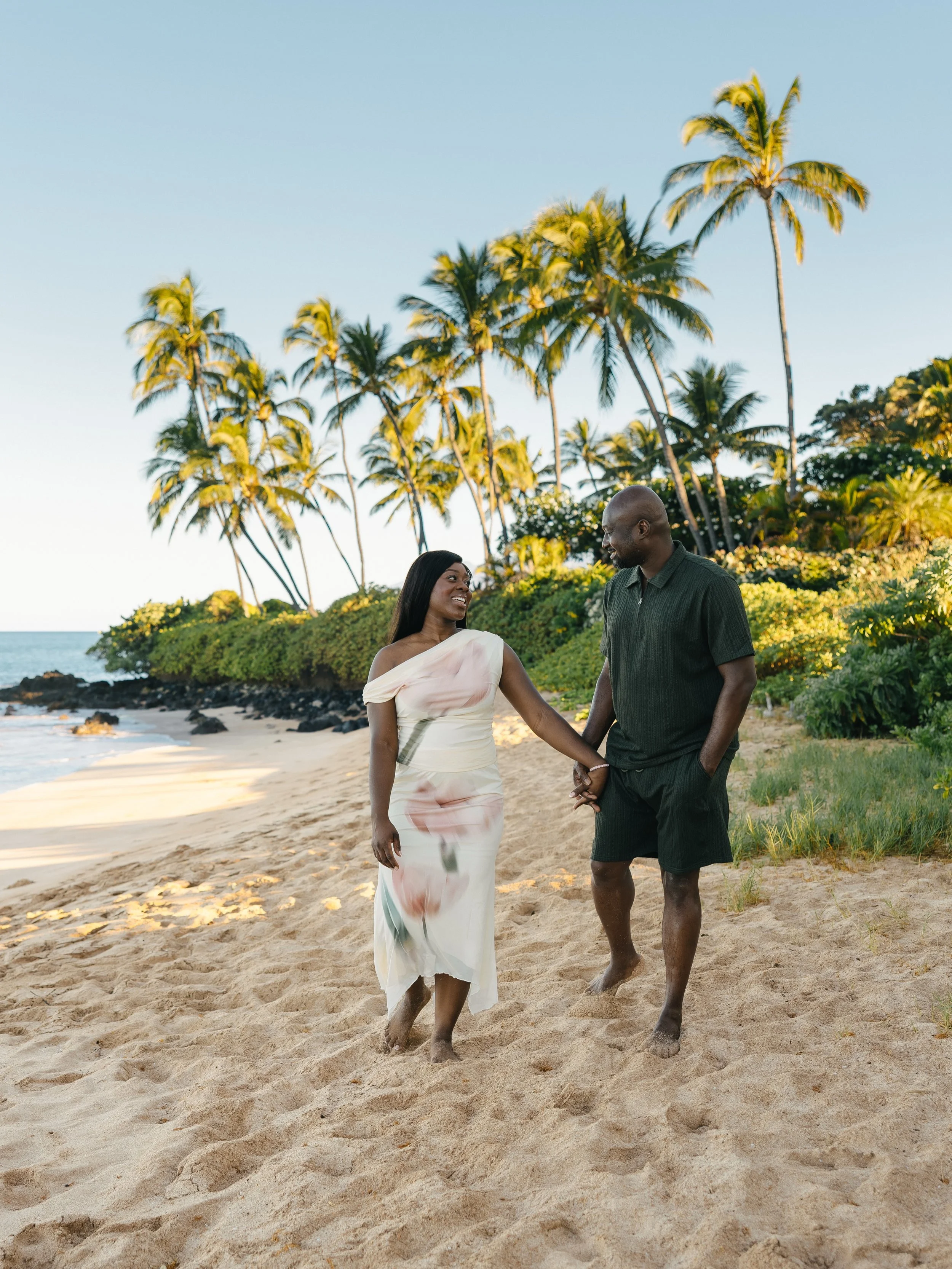 Heading into a long editing session this weekend - give me your best tv show recommendations down below 👇 please and thank you &hellip;
&bull;
&bull;

#mauiphotographer #mauifamilyphotographer #hawaiiphotographer #motherhoodphotography #sunrise