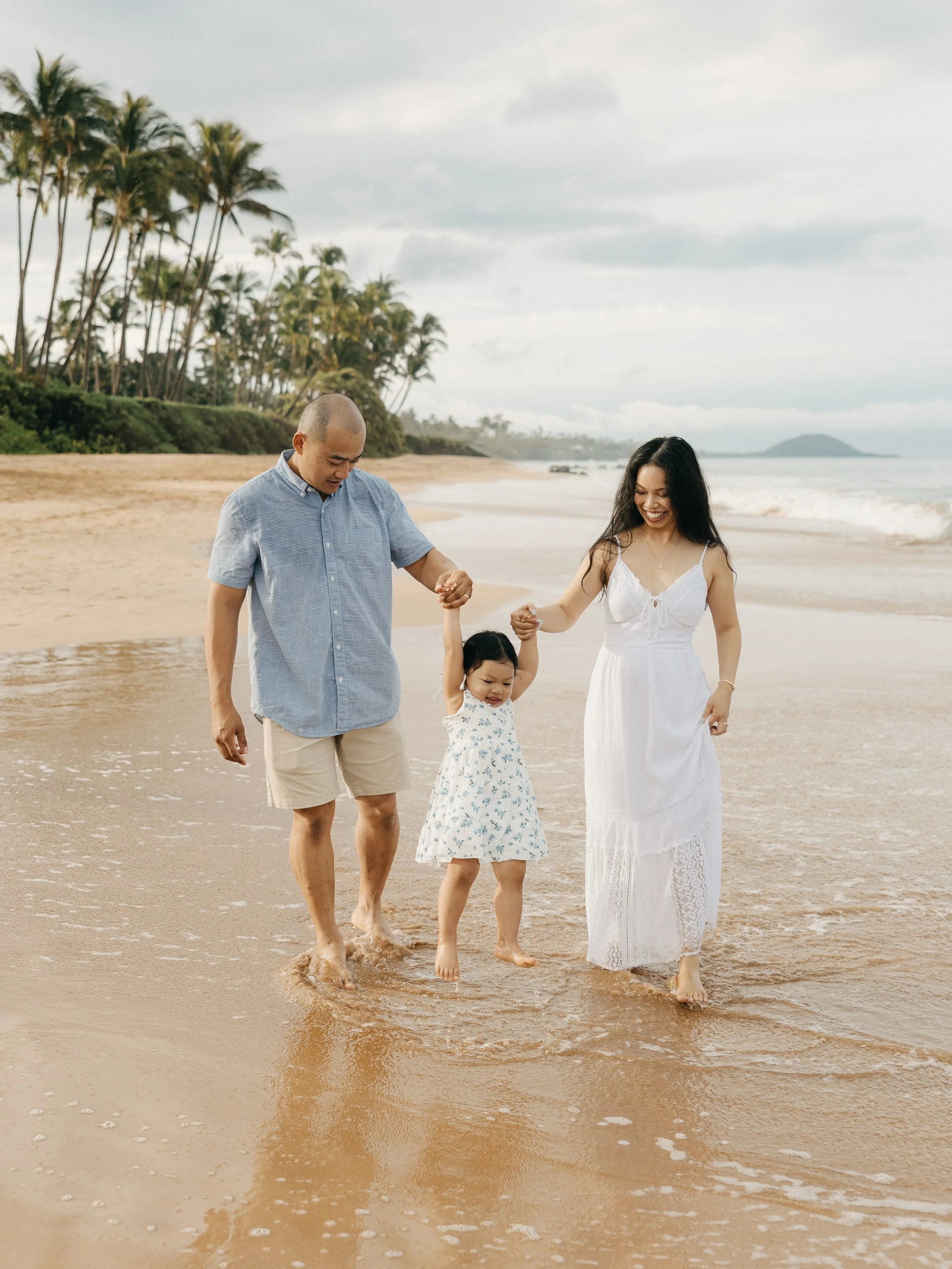 This session started off with rain. It was early in the morning and the original spot was pouring and wouldn&rsquo;t stop. We decided to try a plan b location, and luckily it wasn&rsquo;t raining there. Once we got down to the beach, it started raini