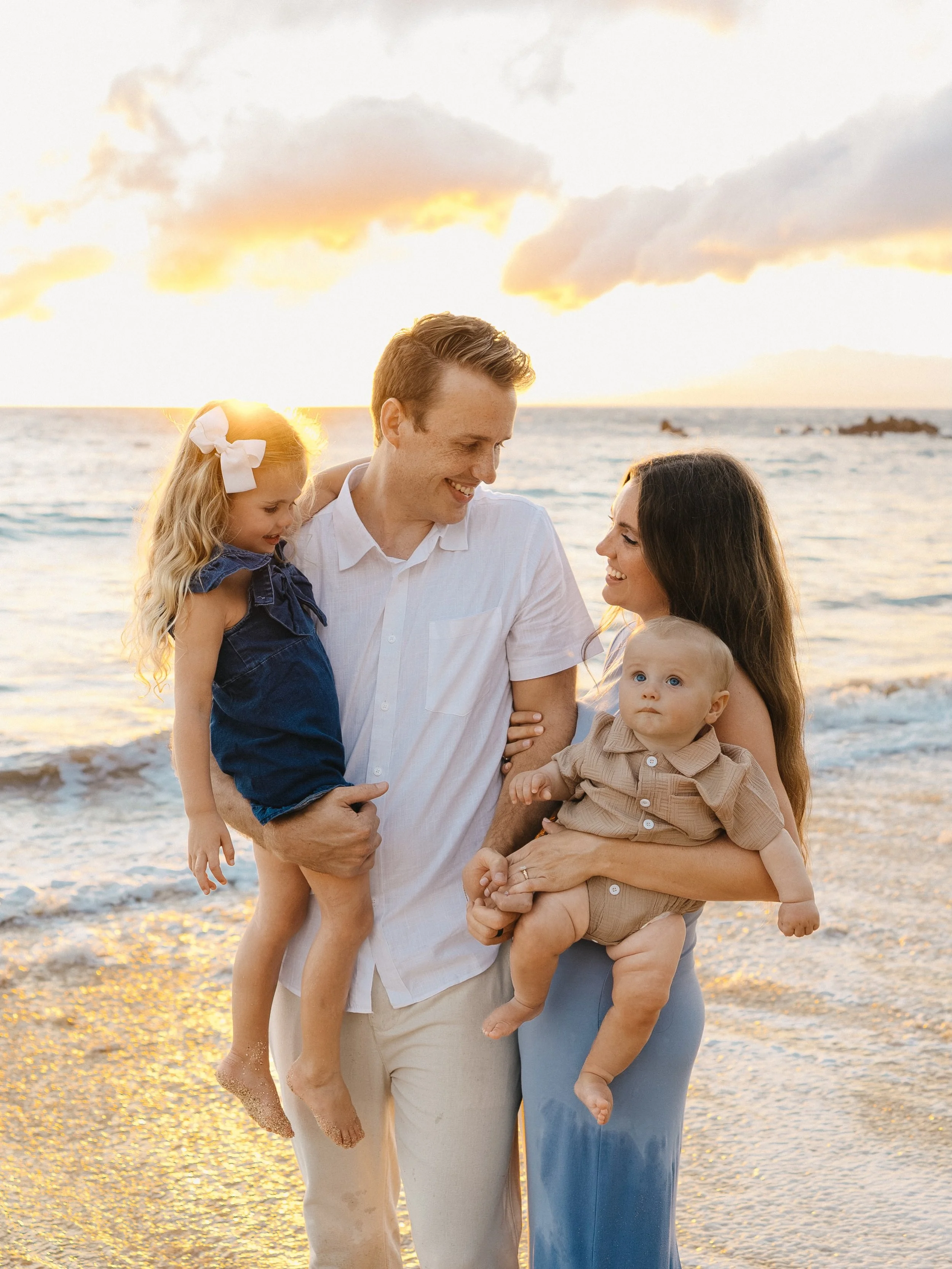 The ocean was wild, the light was bright and ever changing, and the beach had a dozen other sessions going on at the same time. I absolutely love how when you let go, lots of beautiful things can happen &hellip;
&bull;
&bull;

#mauiphotographer #maui